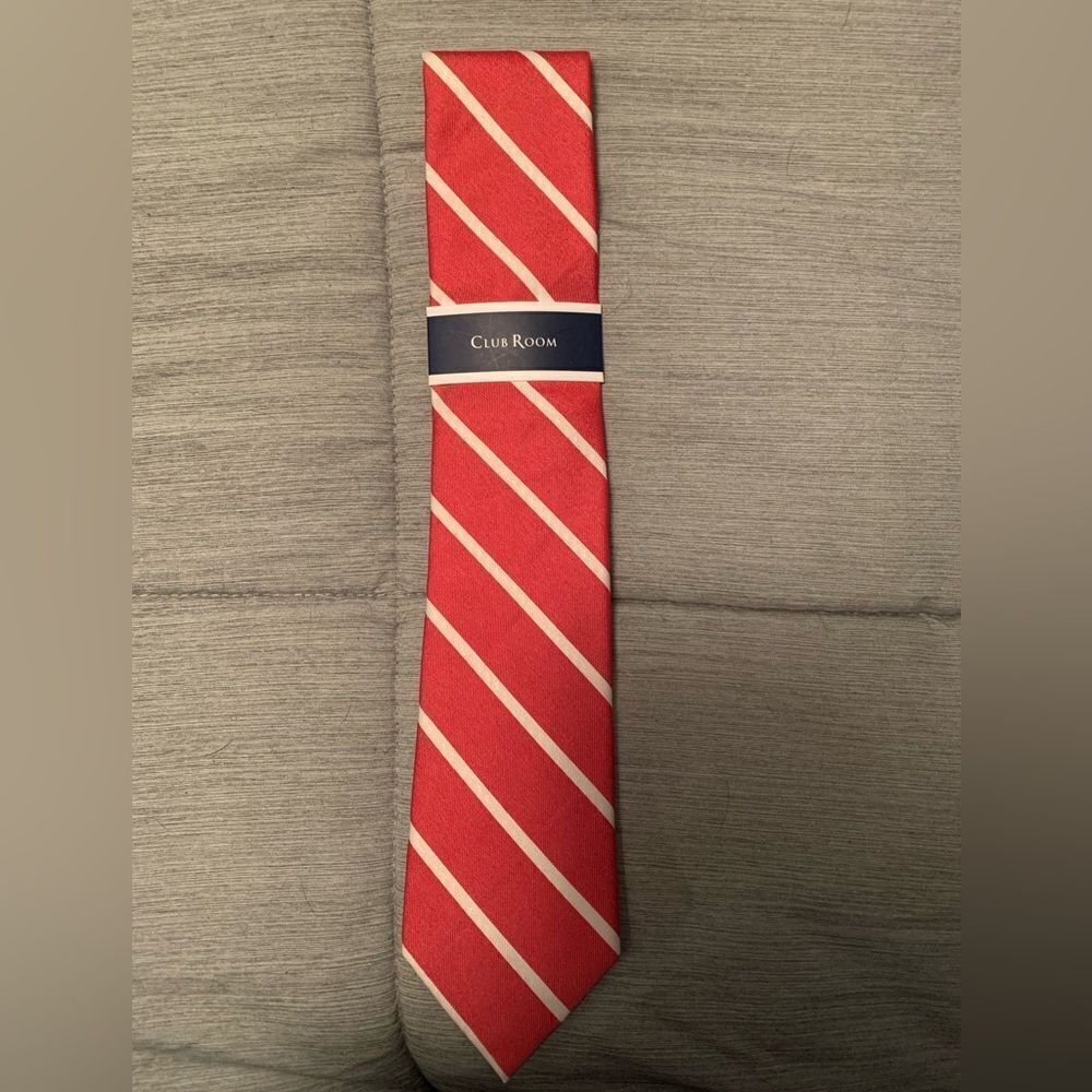 Club room red striped tie